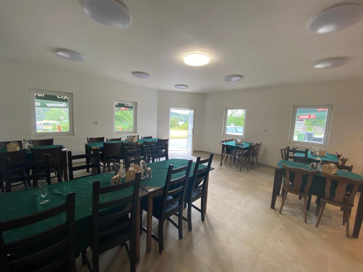 Chaty A Apartmany Hracholusky Kemp Kosatka Pnovany Extérieur photo