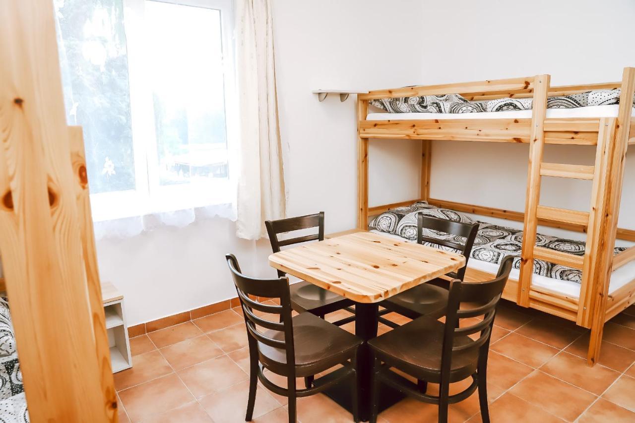 Chaty A Apartmany Hracholusky Kemp Kosatka Pnovany Extérieur photo