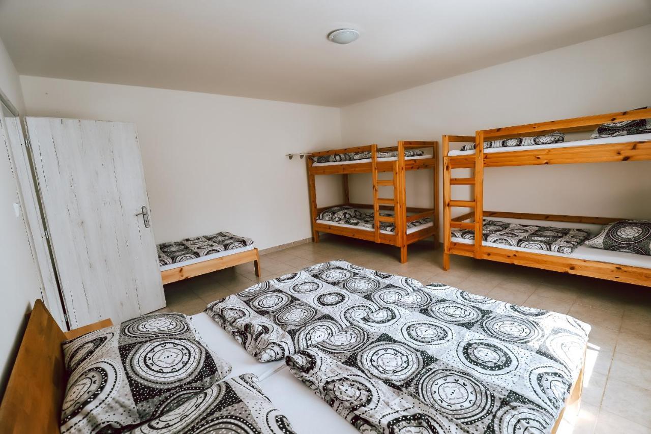 Chaty A Apartmany Hracholusky Kemp Kosatka Pnovany Extérieur photo
