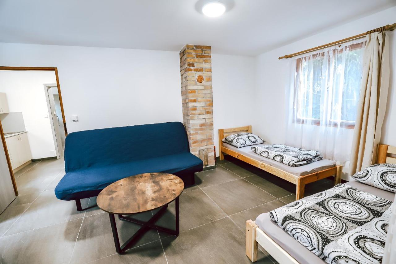 Chaty A Apartmany Hracholusky Kemp Kosatka Pnovany Extérieur photo
