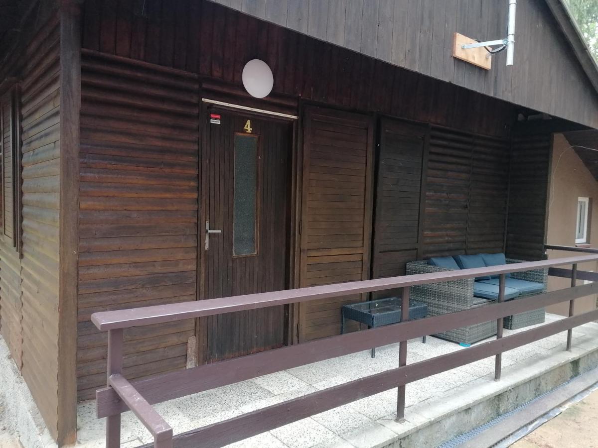 Chaty A Apartmany Hracholusky Kemp Kosatka Pnovany Extérieur photo