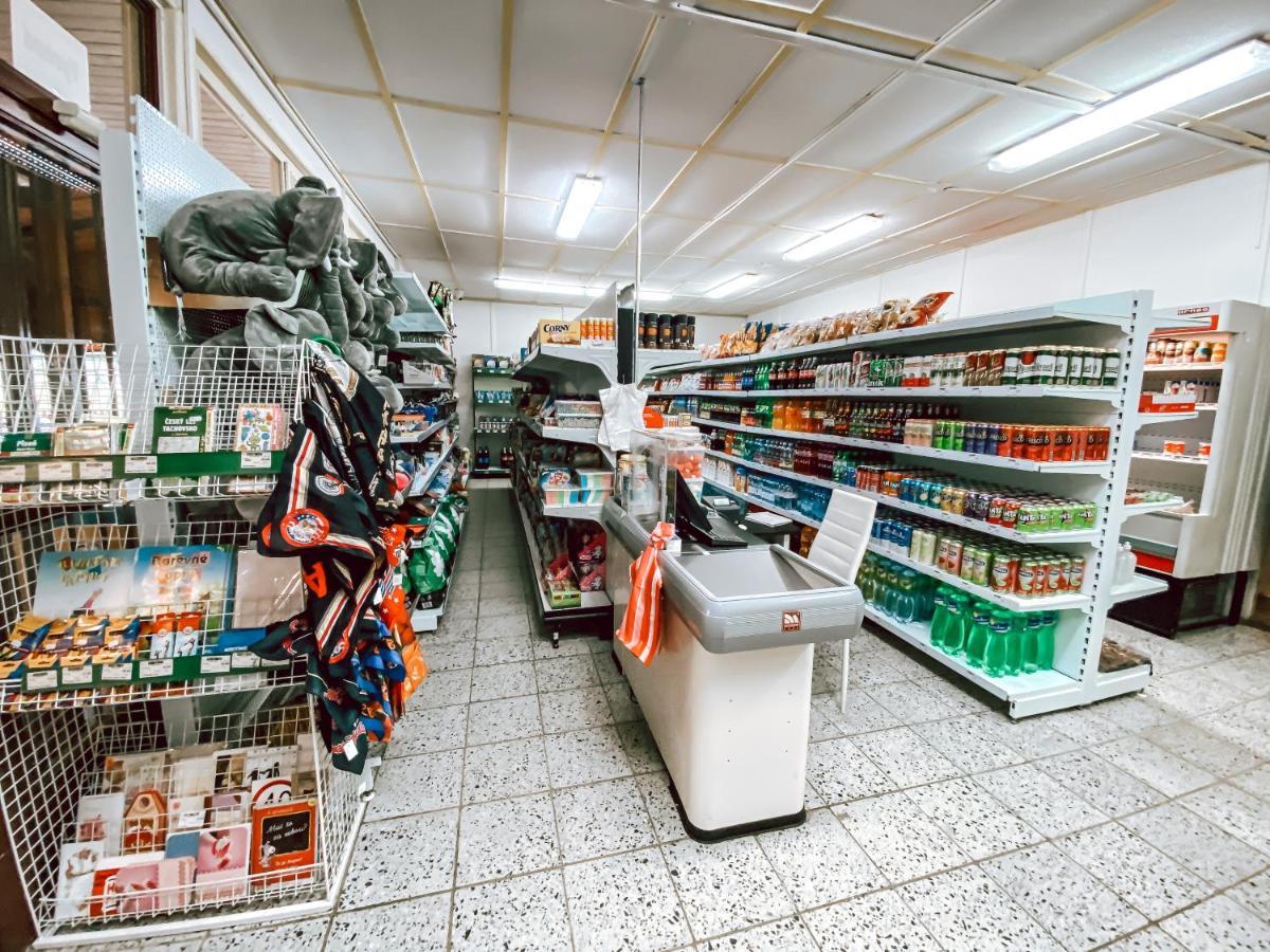 Chaty A Apartmany Hracholusky Kemp Kosatka Pnovany Extérieur photo