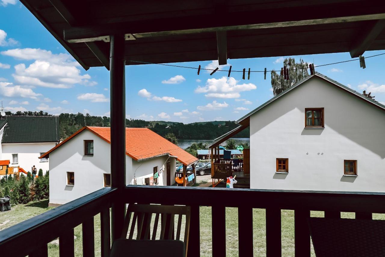 Chaty A Apartmany Hracholusky Kemp Kosatka Pnovany Extérieur photo