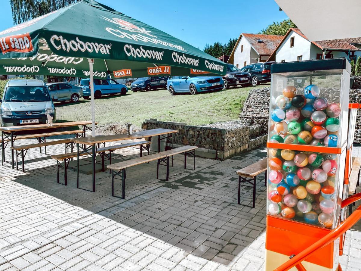 Chaty A Apartmany Hracholusky Kemp Kosatka Pnovany Extérieur photo
